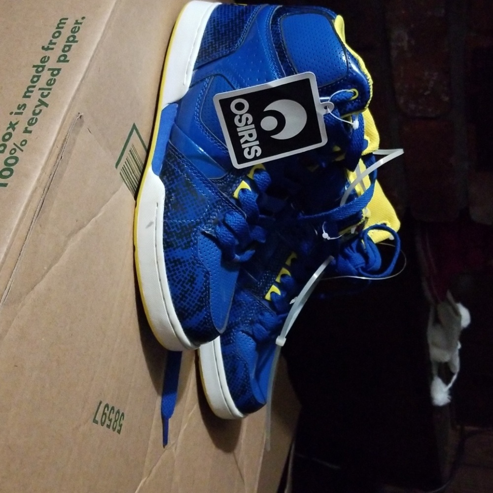 Sneakers - Picture 2 of 2